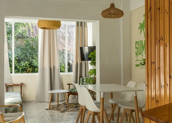Maisonette With Palms