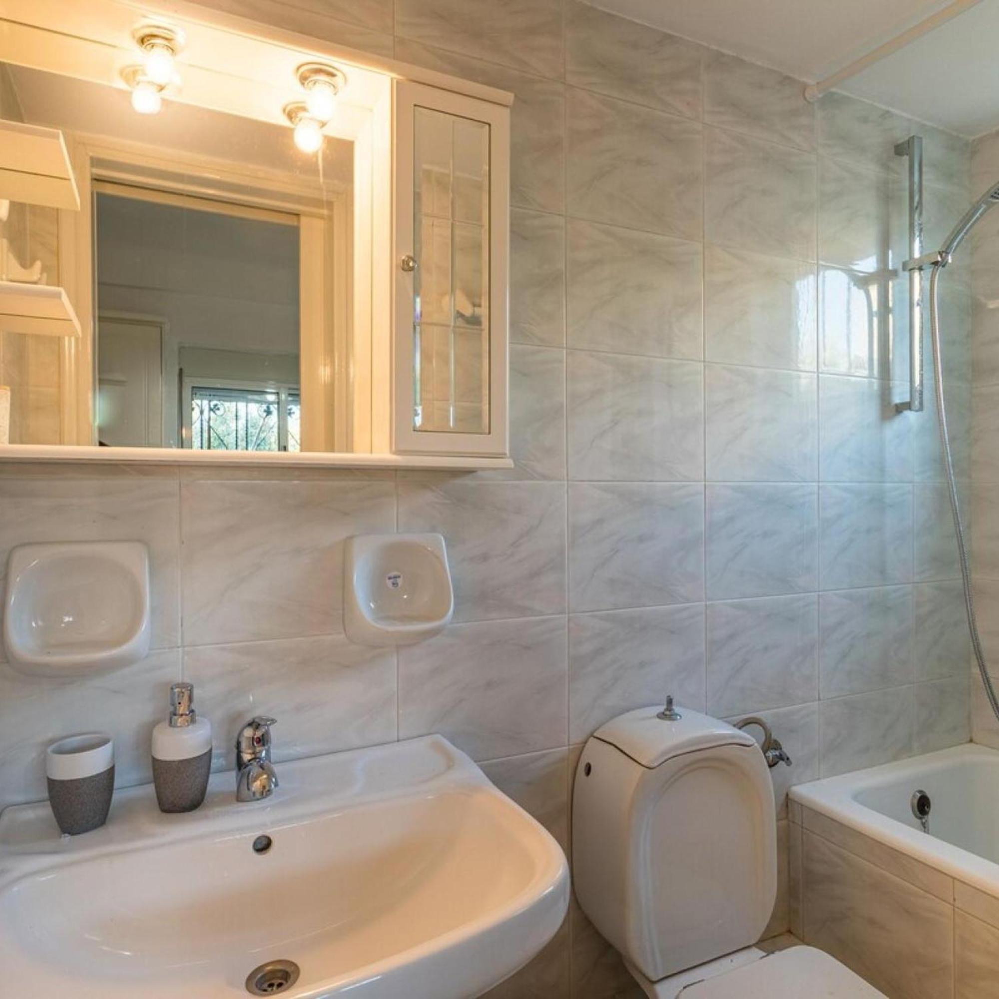 Maisonette With Palms *