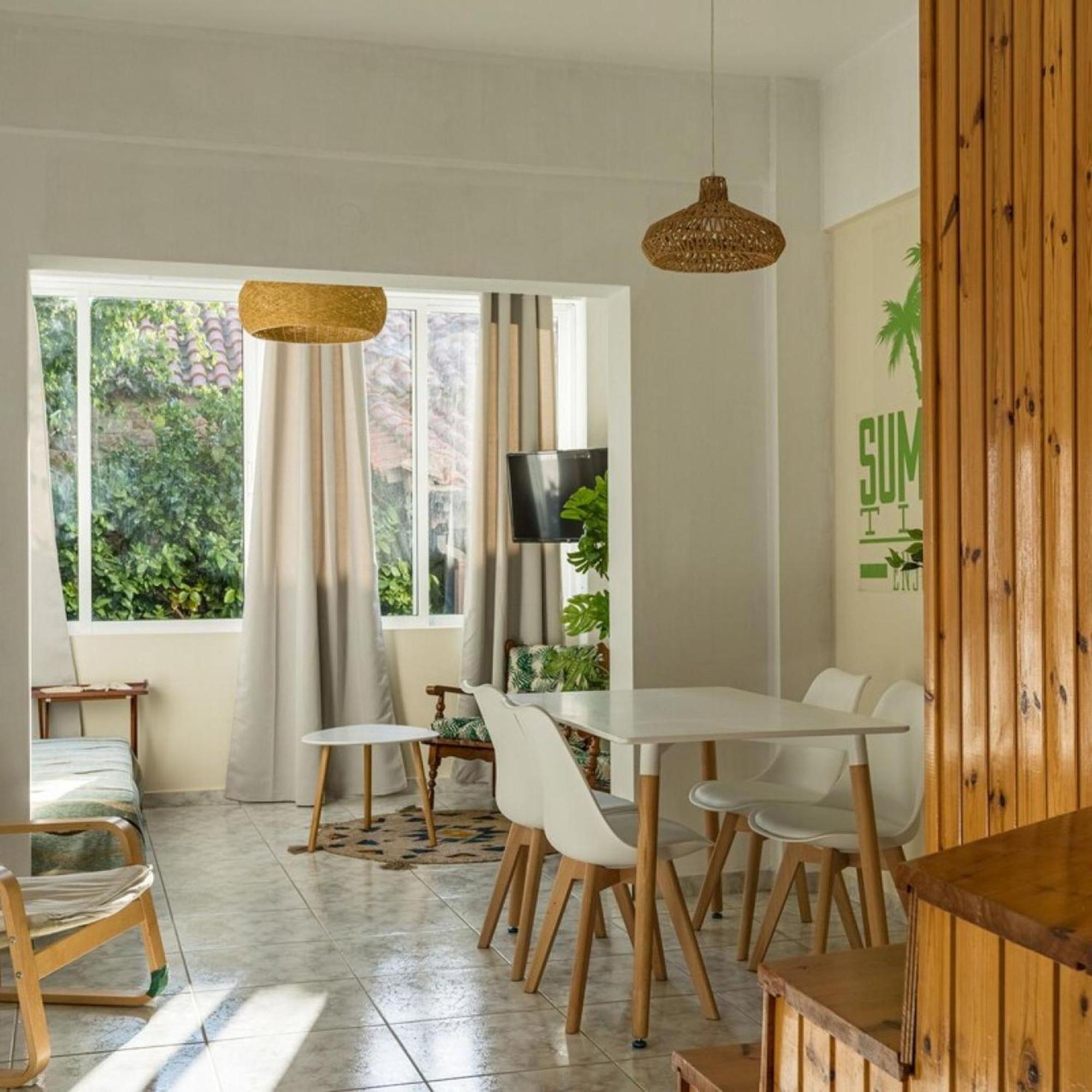 Maisonette With Palms